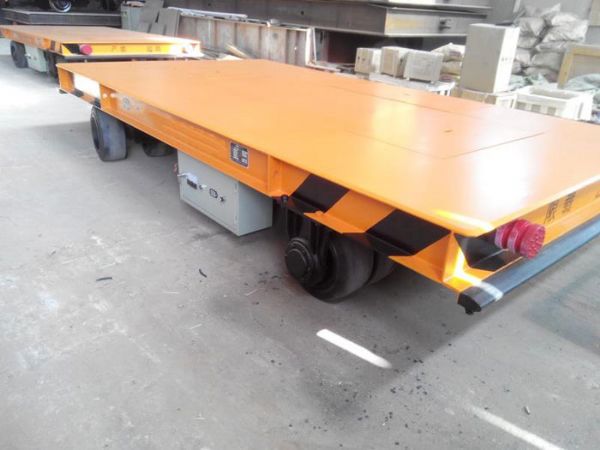 無(wú)軌轉(zhuǎn)向電動(dòng)平車(chē)